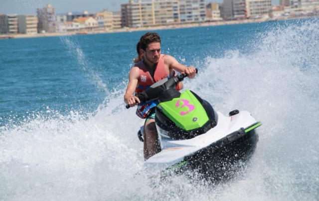 Sensations fortes garanties avec notre séance de jet ski