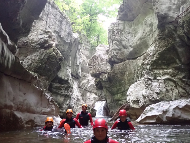  Refreshing activity at the Chailles Gorges Canyon 