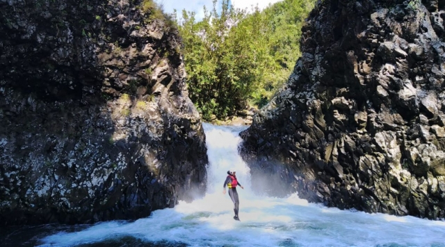  Sessione di canyoning a Saint-Benoit 