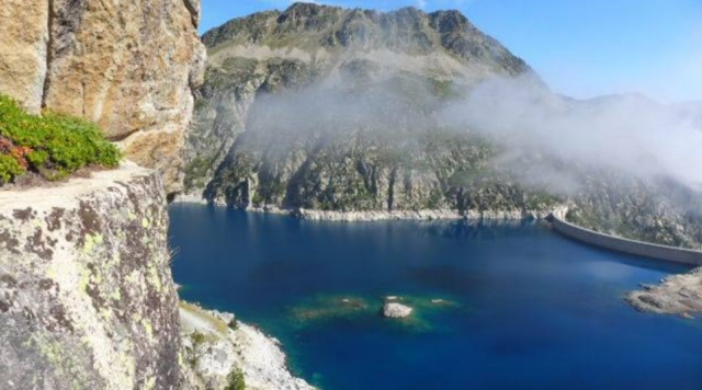 Grimpez au sommet de la montagne et vous serez récompensé