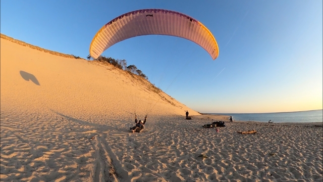  Paragliding landing at Banc d'Arguin