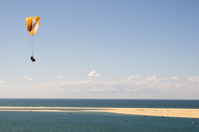  Flight over the Bay of Arcachon by paraglider 