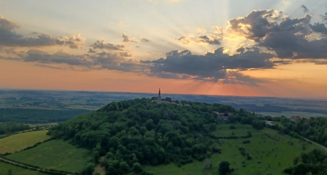 Visitez les plus beaux paysages de la région à bord de notre montgolfière