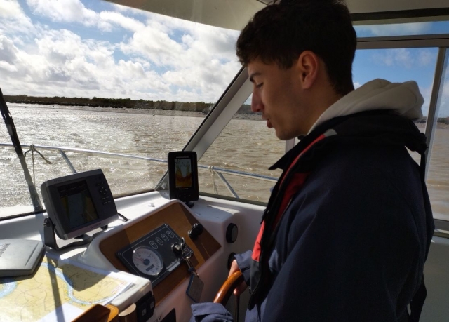  Aprenda los conceptos básicos de la navegación durante un viaje en barco 