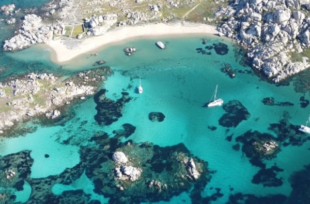  Wählen Sie Ihr Boot und machen Sie sich auf den Weg, um Korsika zu entdecken 
