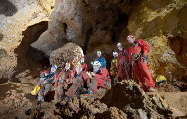Séance de spéléologie dans le Gard