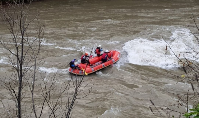  Überqueren Sie die Stromschnellen von der Fluss Tarn 
