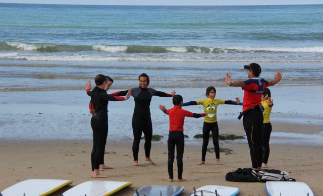 Echauffement avant la session de surf 