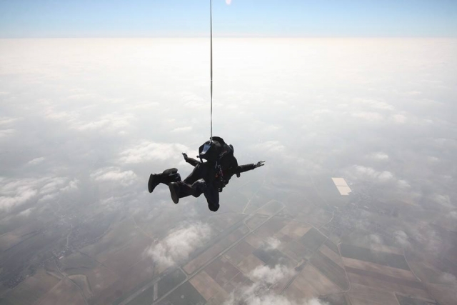  Fall into the void 