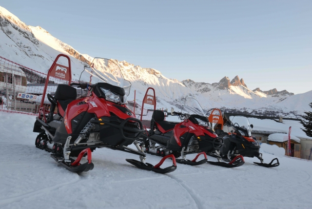Snow motorcycles 