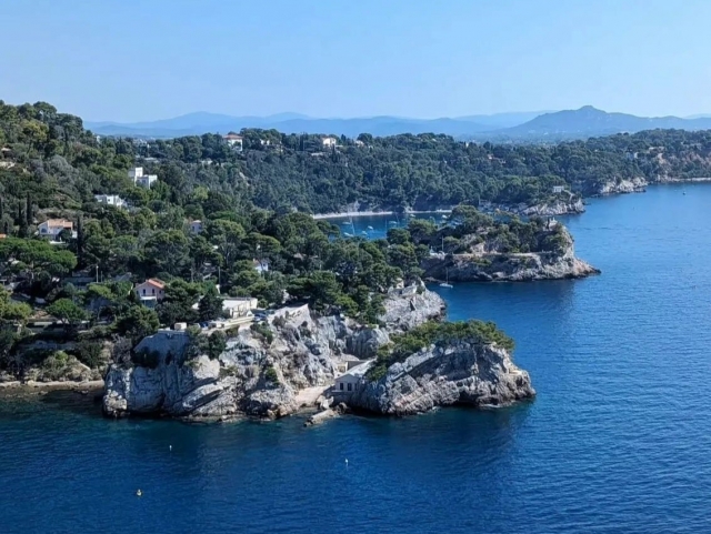  Vista de los acantilados de Toulon