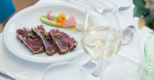  Taste our exceptional meals on board 
