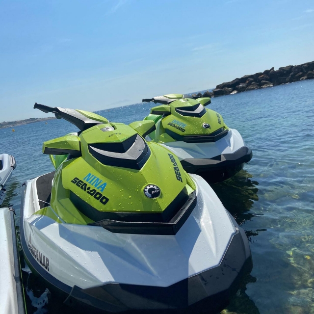 Motos de mar sin licencia 
