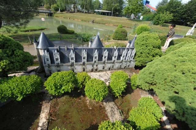  Os modelos de França em miniatura 