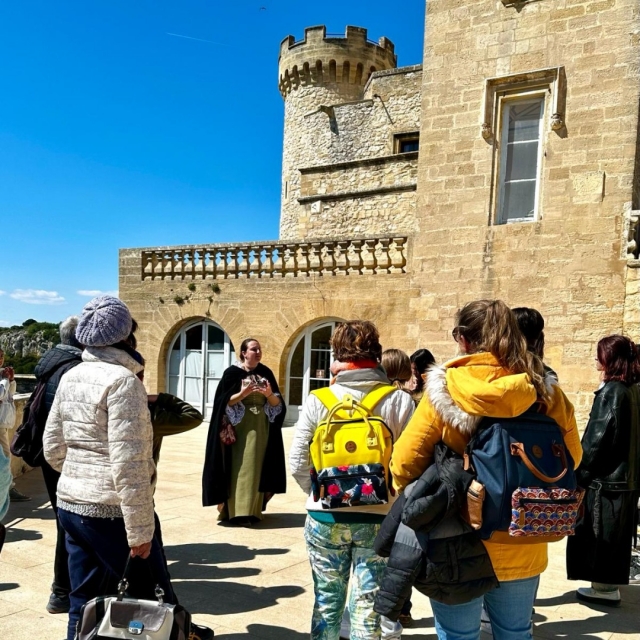  Guided tours 