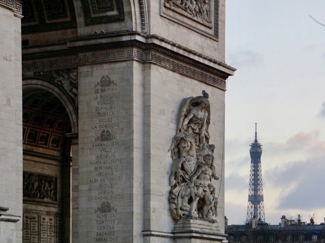  The Arc de Triomphe in the very center of the capital 