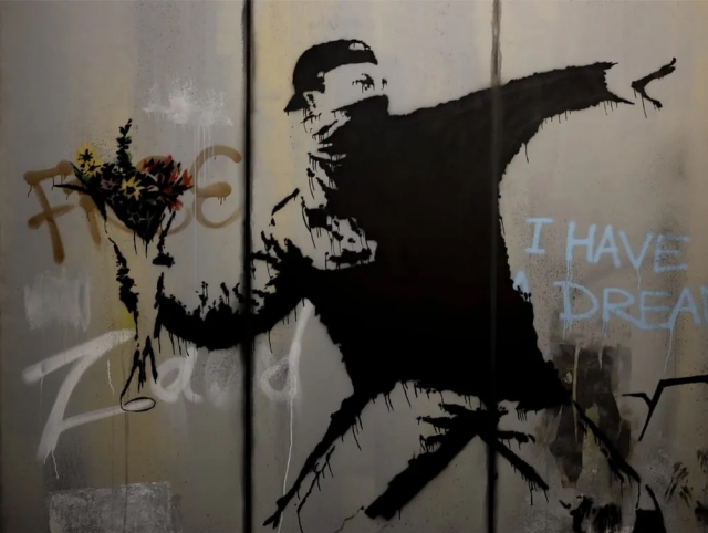  Banksy sends messages 