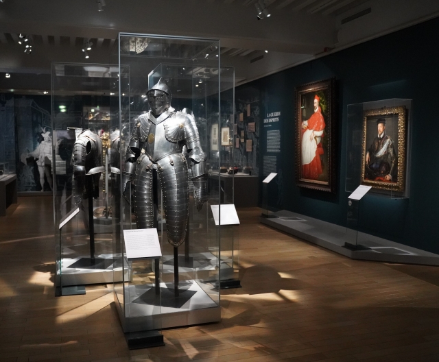  Admire las exposiciones temporales 