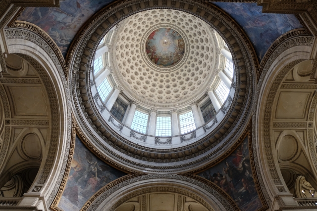  The sublime dome of the interior 
