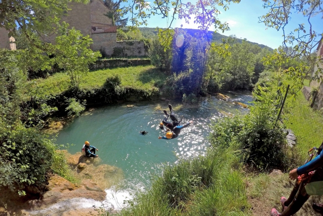 Entdecken Sie die Landschaften in Occitania, indem Sie Canyoning 