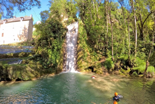  Canyoning mitten in der Natur in Rodez -9999- Überwachung von Monitoren in Rodez 