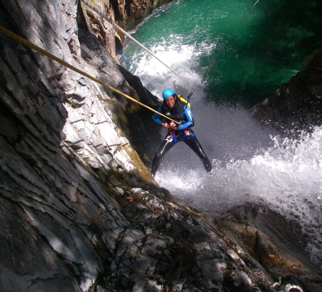 Eine riesige Zip -Linie in einem der Canyons