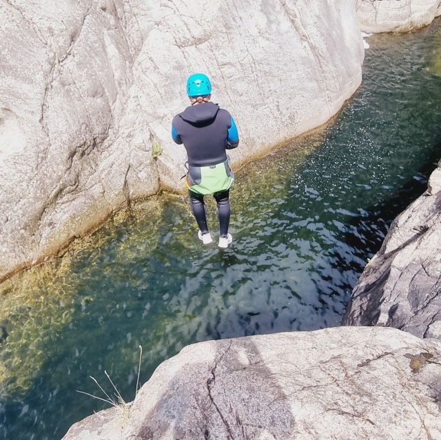  dare the jumps safely during your Canyoning 