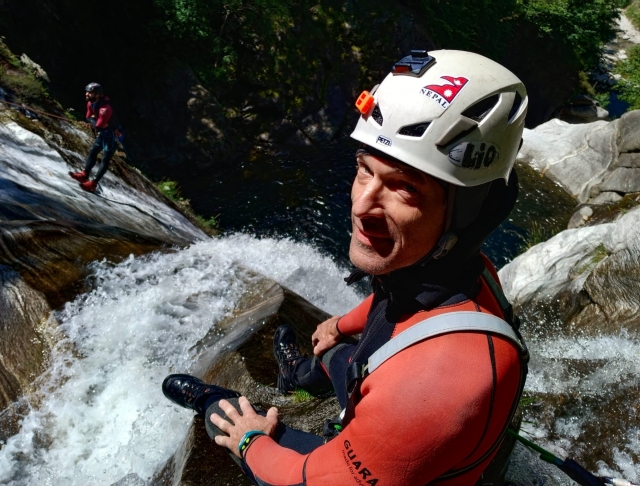  Una de sus guías para sus actividades al aire libre 