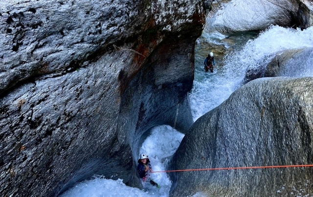 belas atividades de canyoning em Auvergne 