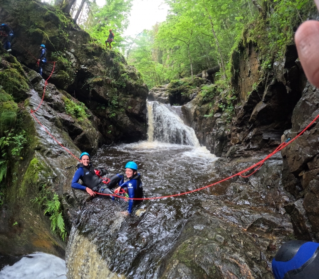 Diversão em Auvergne -9999- Tire proveito de uma atividade de Aqua Rando em Puy-de-Dôme -99- Canyoning Outings para todos os níveis -99-Book-Book a lata-99-99-inginging para todos os níveis -99-Book.
