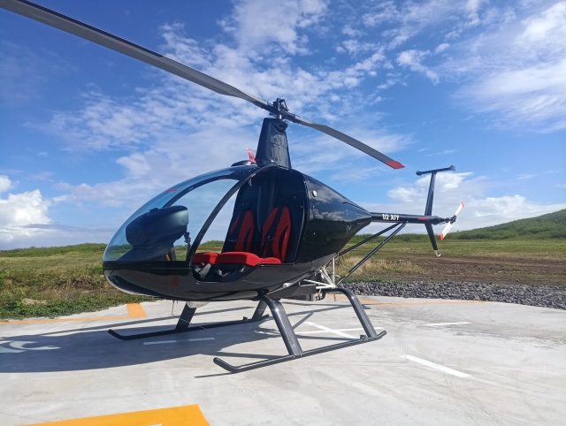 Besuchen Sie die Insel im Cockpit eines unserer Hubschrauber 