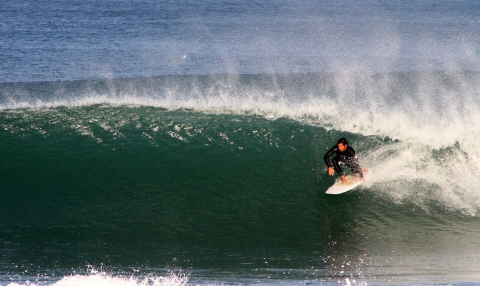  Vieni a condividere la passione dell'istruttore per il surf 