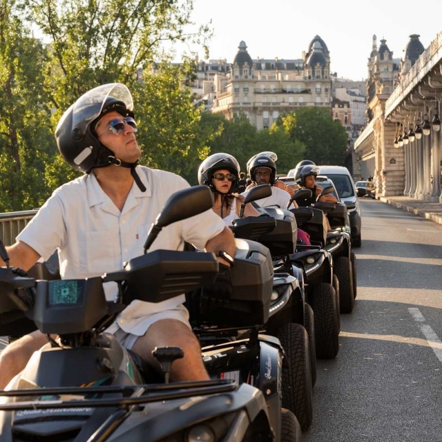 Circulez dans les rues de paris à bord d'un quad électrique