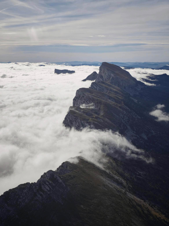  Um penhasco do Vercors acima das nuvens 