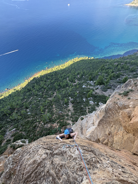  Disfruta de una sesión de escalada en el Parque Nacional de Calanques 