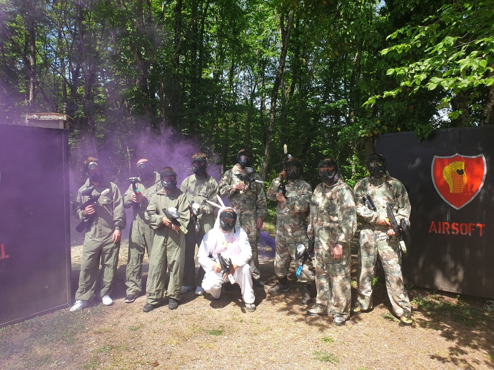  Prenota con gli amici per una fantastica partita di paintball