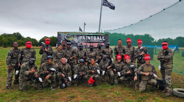 Une équipe acharnée pour une féroce partie de paintball en Charente