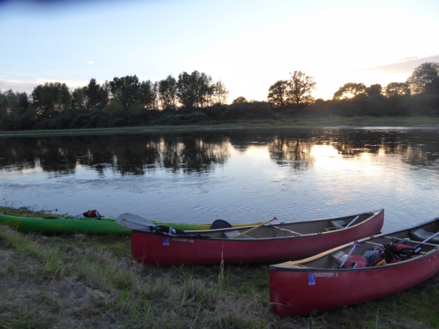 Mittagessen in einem Kanu-Kayak