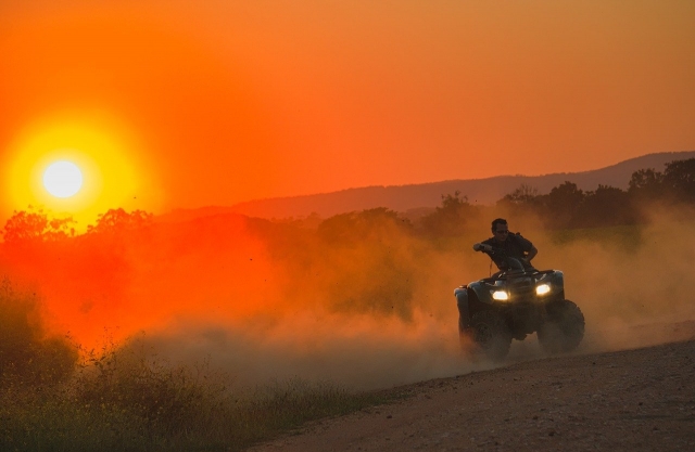 Balade en quad au coucher de soleil
