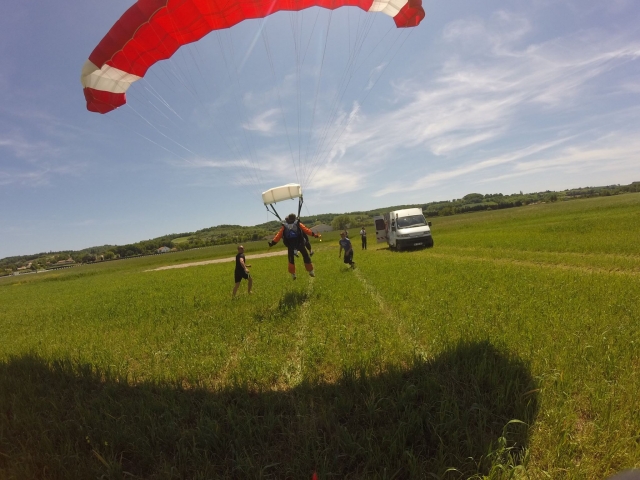  Parachute landing
