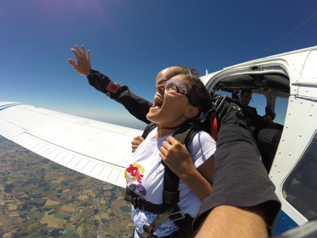  The moment of jumping from the plane 