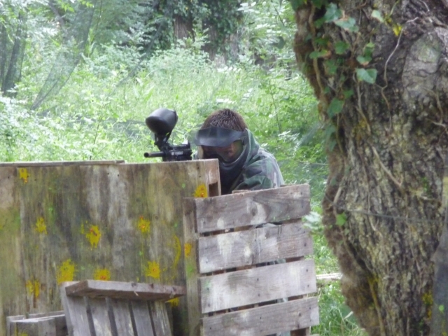Schattige Paintball-Felder in Aix en Provence 