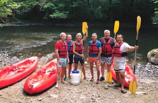 Préparation pour la sortie en canoë