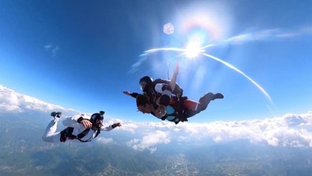 Saut en tandem avec caméraman