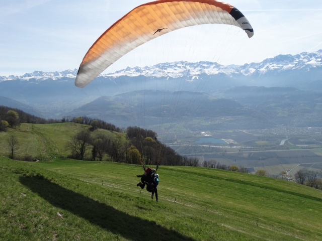 Sanfte Landung des Gleitschirms 