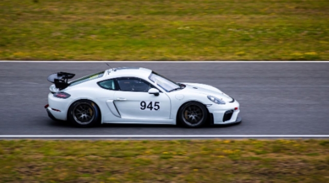 Testez la vitesse de notre Porsche Cayman 