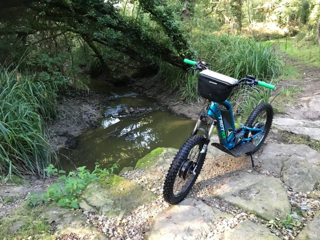  Uma pequena quebra de scooter elétrica 