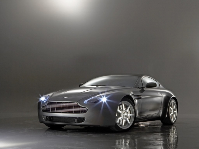  Curso de conducción de Aston Martin en el 93
