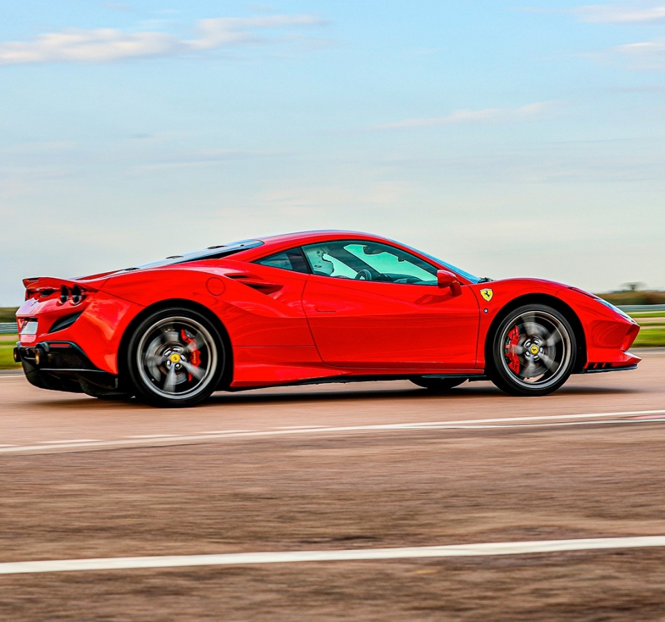Conduire une Ferrari F430