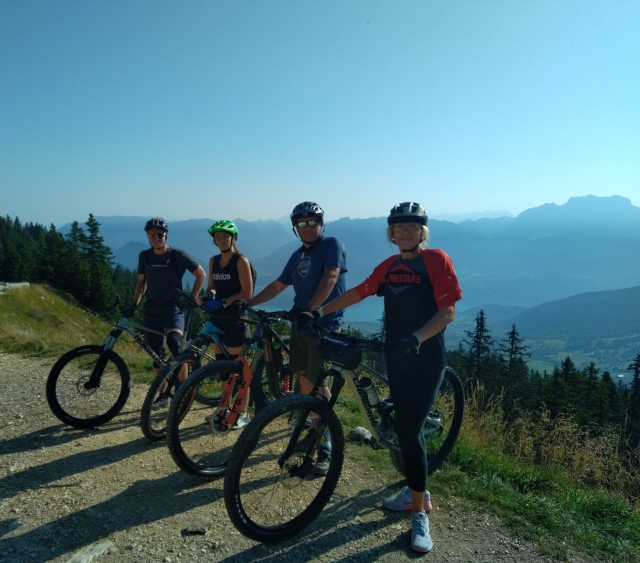 预订您的山地自行车郊游 